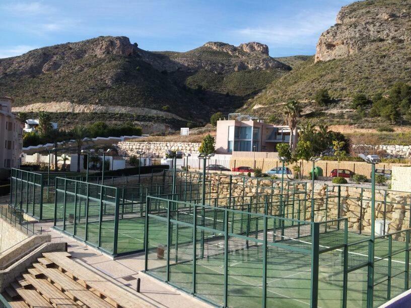 פינסטראט Sierra Cortina Resort מראה חיצוני תמונה
