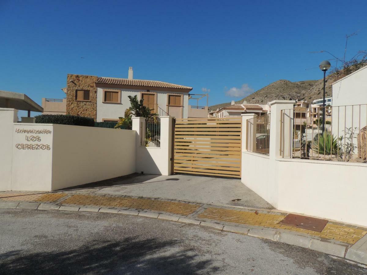 פינסטראט Sierra Cortina Resort מראה חיצוני תמונה